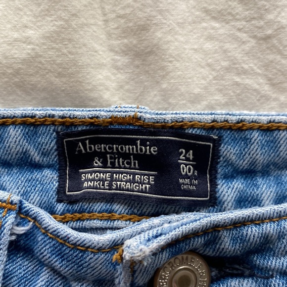 Abercrombie Simone High Rise Ankle Straight jeans. Distressed light wash. - Picture 3 of 3